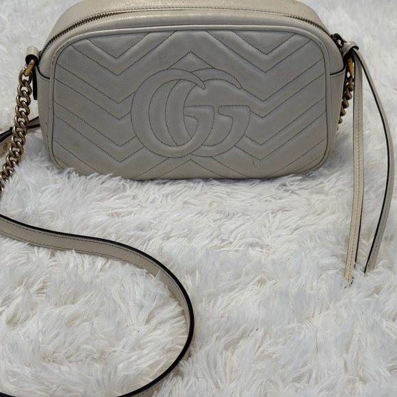 Gucci GG Marmont Camera small quilted leather shoulder bag - Picture 2 of 9